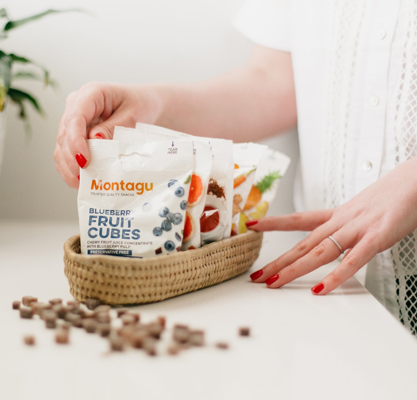 Montagu: Fruit Cubes - Raspberry & Beetroot